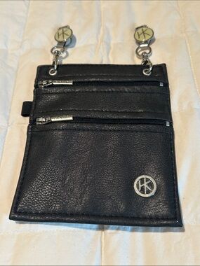 Hipklips Unisex Black Clippable Pouch  With Zipper Pockets